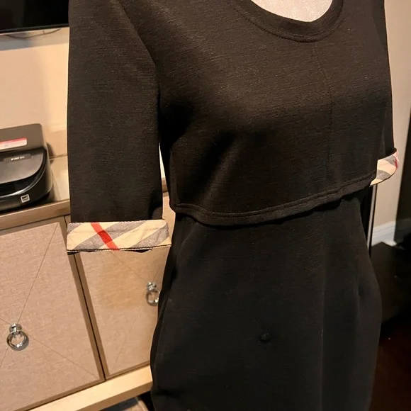 Burberry Brit Woman's Sz 6 Black Wool Blend Nova Check Cuffs Round Neck Dress